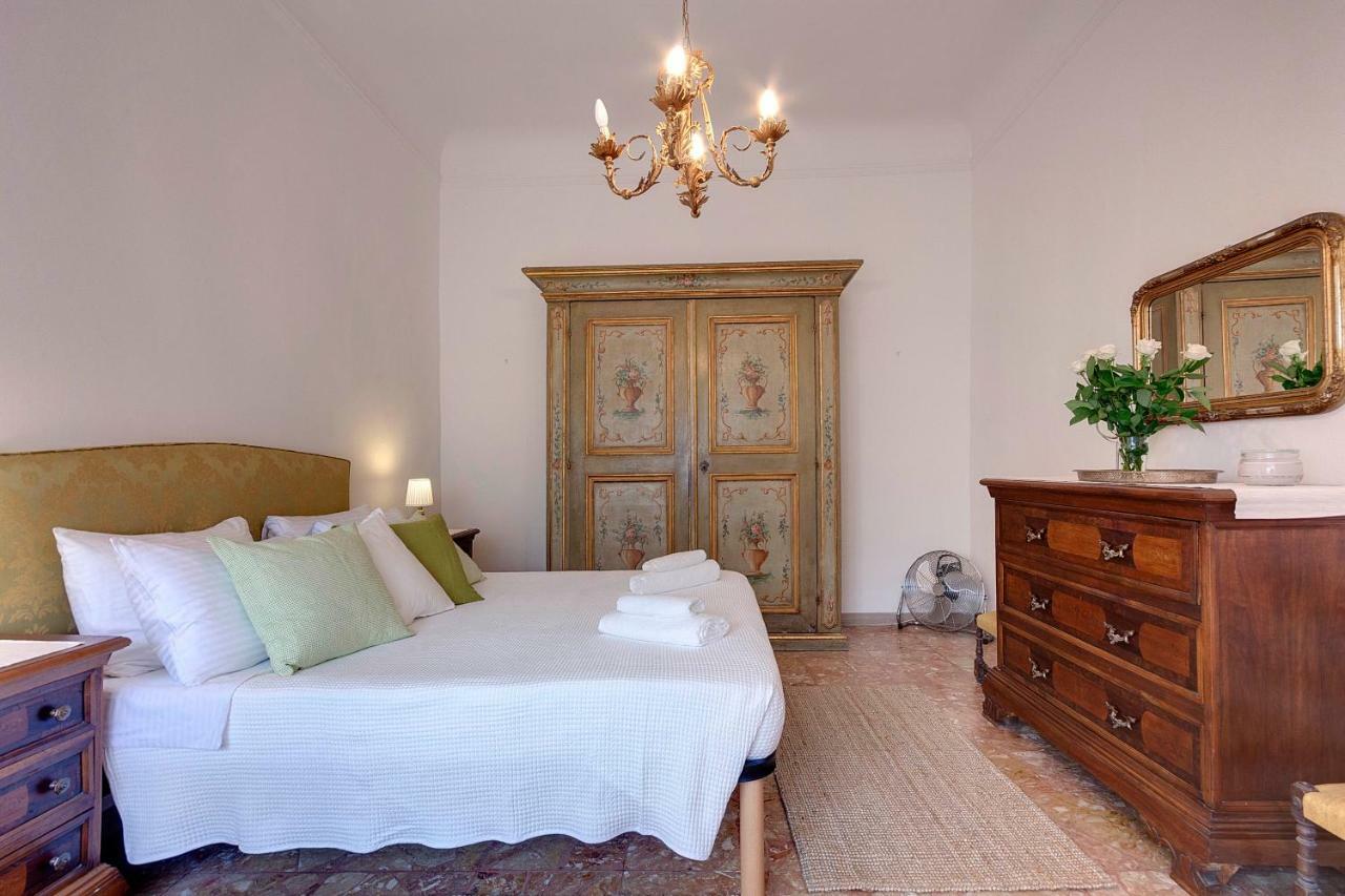 Historical Apartment Spectacular Arno View With Balcony From 12 Th Century. Φλωρεντία Εξωτερικό φωτογραφία